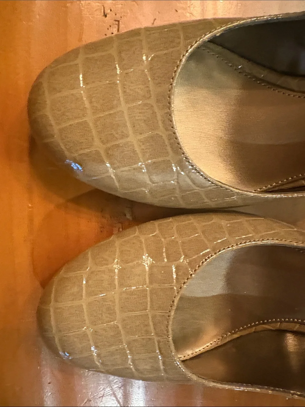 Sam & Libby Tan Croc-Embossed Slingback Flats- never worn
